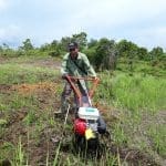 Bantuan Handtractor Dukung Pertanian Organik Berkelanjutan di Melawi