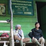 Mahasiswa ITB Melakukan Survey Fenologi