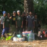 Mencari Rumah Baru Bagi Monyet Ekor Panjang (Macaca fascicularis) dan kukang jawa (Nycticebus javanicus)